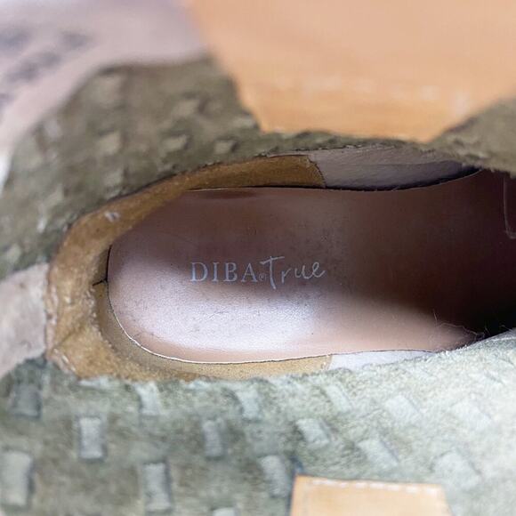 Diba True Sage Green Suede Free Pass Western Ankle Booties Women's Sz 9 Pull On - Picture 7 of 9